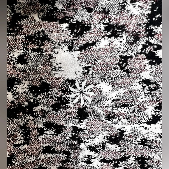 Athleta elation textured 7/8 tight legging sz xxs excellent like new condition​ - Picture 4 of 5